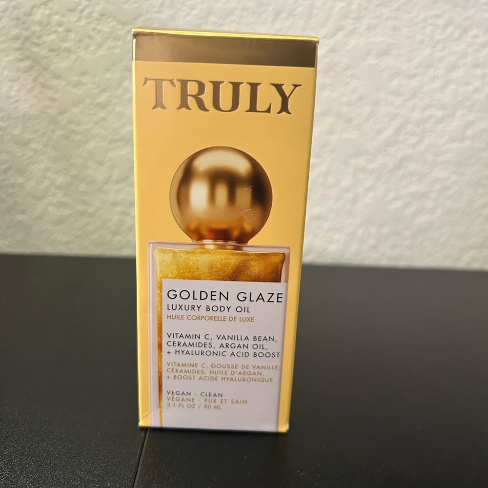 Truly Golden Glaze Luxury Body Oil - Picture 2 of 4